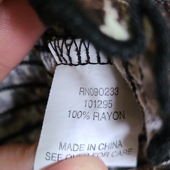 Kendall & Kylie Leopard Print Ruched off Crop Top - Picture 3 of 3